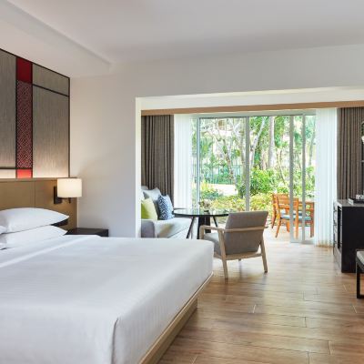 King Room With Sofa Bed