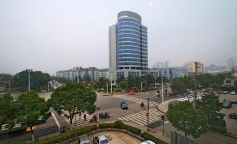 Qingpishu Hotel (Shanghai Anting Subway Station Volkswagen Factory)