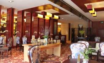 Iris Orchard All Suites Hotel (Tangshan Convention Center)