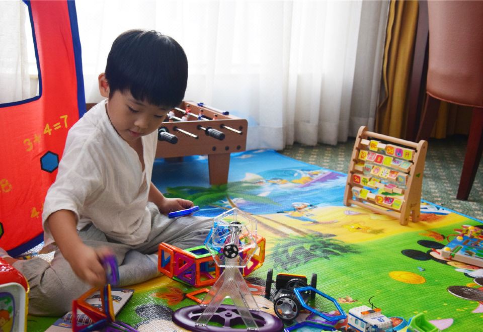 跑來跑去反斗城豪華親子房