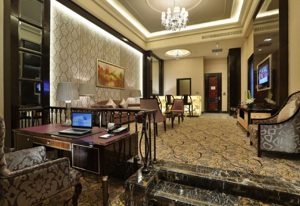 Howard Johnson Agile Plaza ChengduExecutive Suite