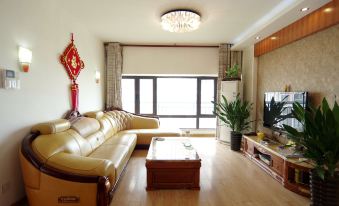 Nanning Mengzhijia Luxury Family Apartment (East Railway Station)