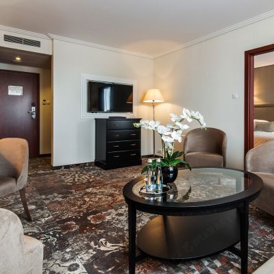 套房 奧肯切機場酒店優惠