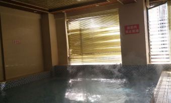 Jiahua Hot Spring Hotel