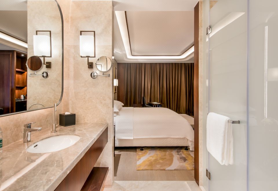 行政大床房（高樓層落地窗）