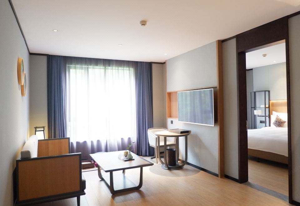 The Lucid Resort TiantaiTe Se Lu Ting Featured Room