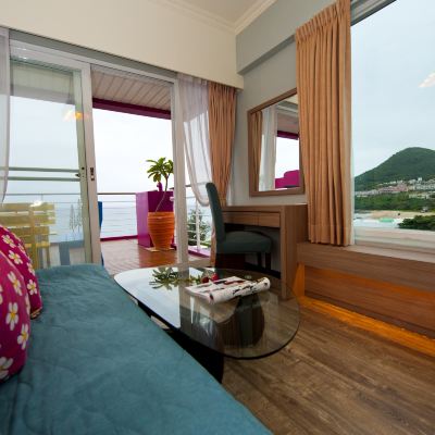 豪華海景四人房- 帶陽台 屏東品喬旅店優惠