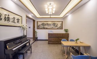 Qingxin Xiaozhu Music Theme Inn