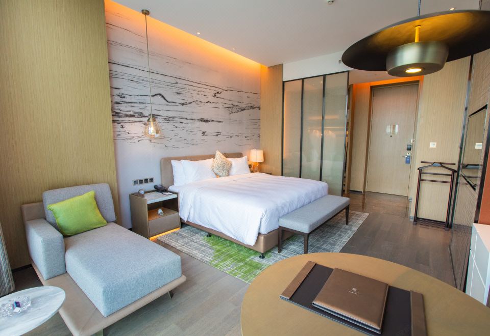 高尔夫静谧负离子?豪华大床房