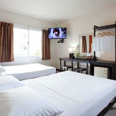 Deluxe Triple Room Rambuttri Village Inn & Plaza（SHA Extra Plus） Promo Code