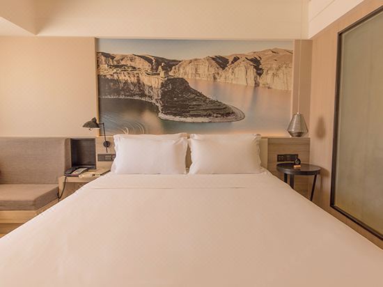 Jimu King Bed Room