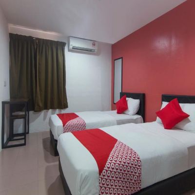 Deluxe Twin Room Lux Hotel Promo Code