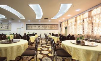 Minhang Hotel(Guilin two rivers and four lakes Xiangshan Park shop)