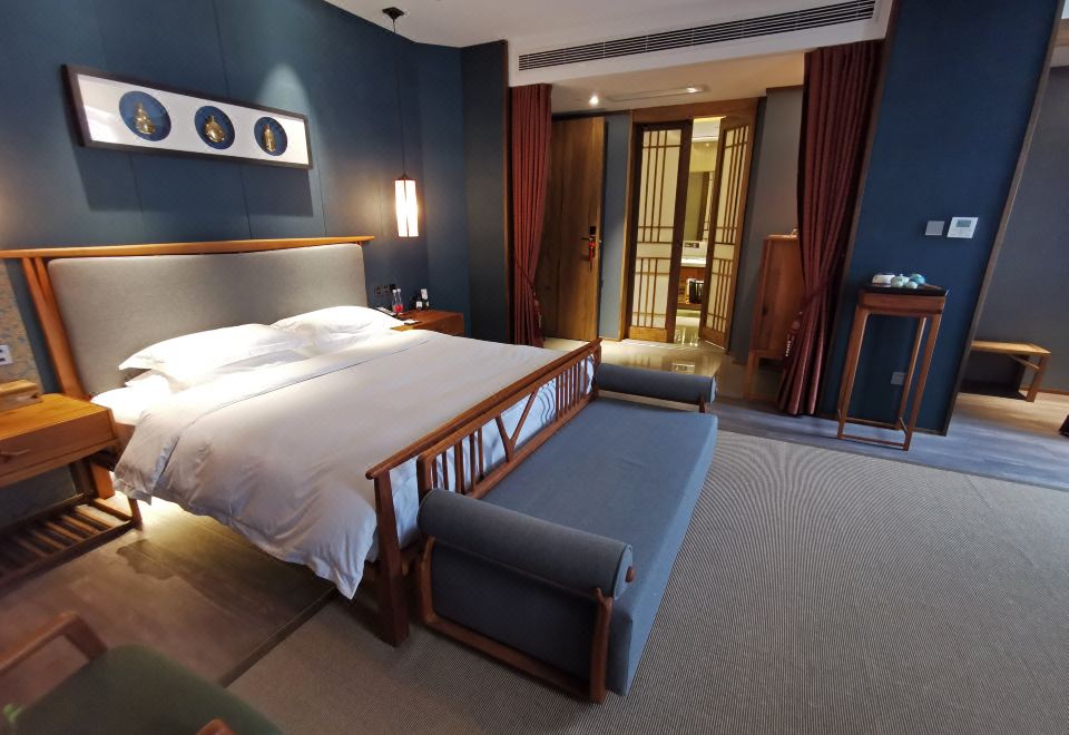 精致大床房（宝格丽洗护+独立浴缸）