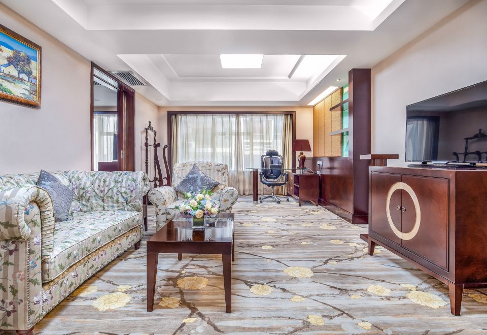 巨幕影音家庭套大床房