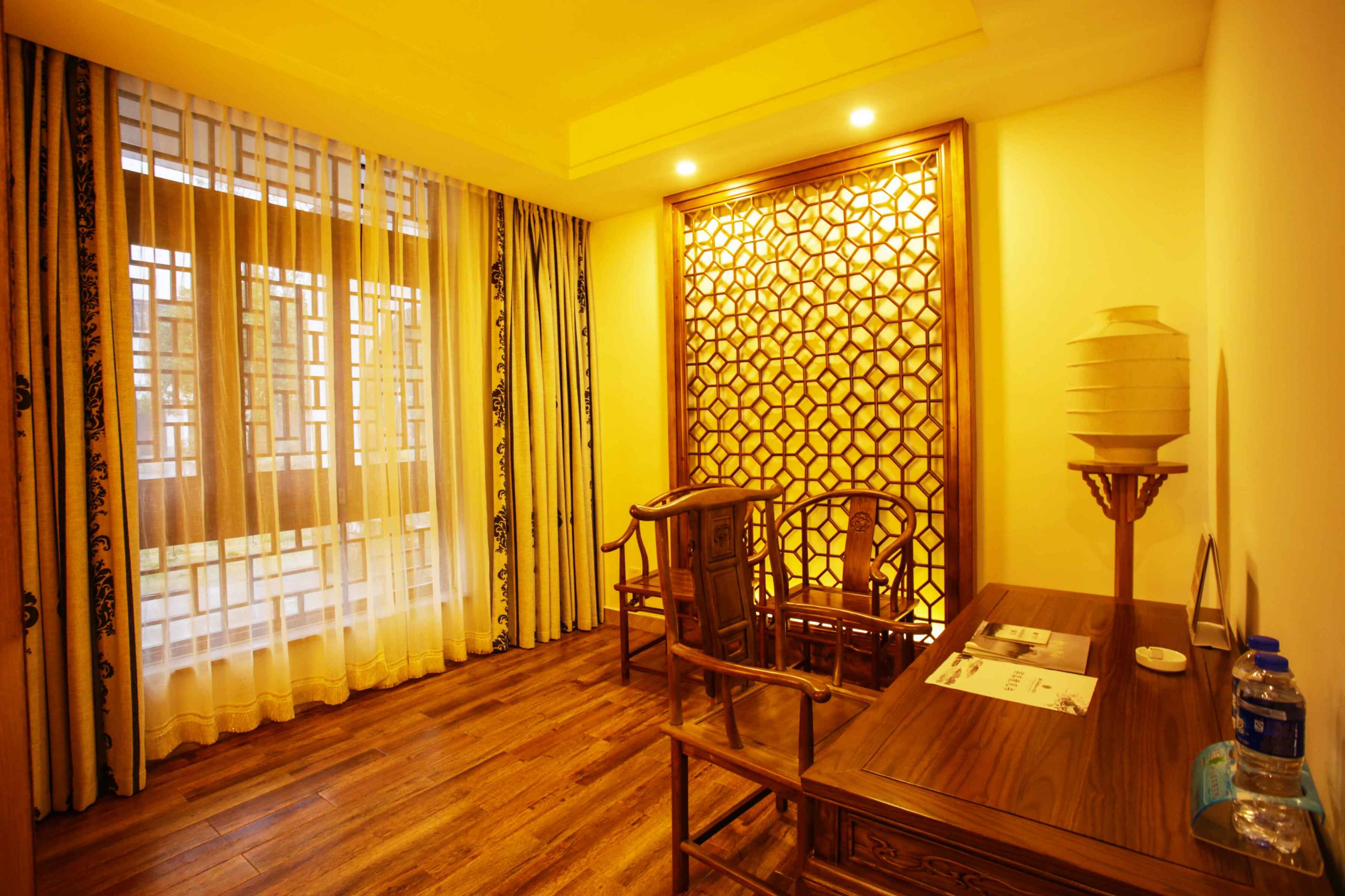 Taohuatanpan Shihua Shanshui Hotel湖景单间