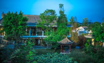 Lotus Yard Zen Hotel