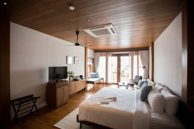 ห้องจูเนียร์สวีทวิวสวนและชุมชน