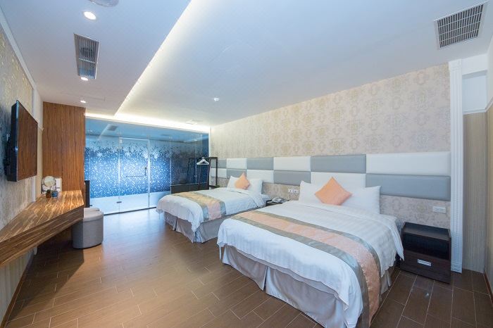 Deluxe Family Room