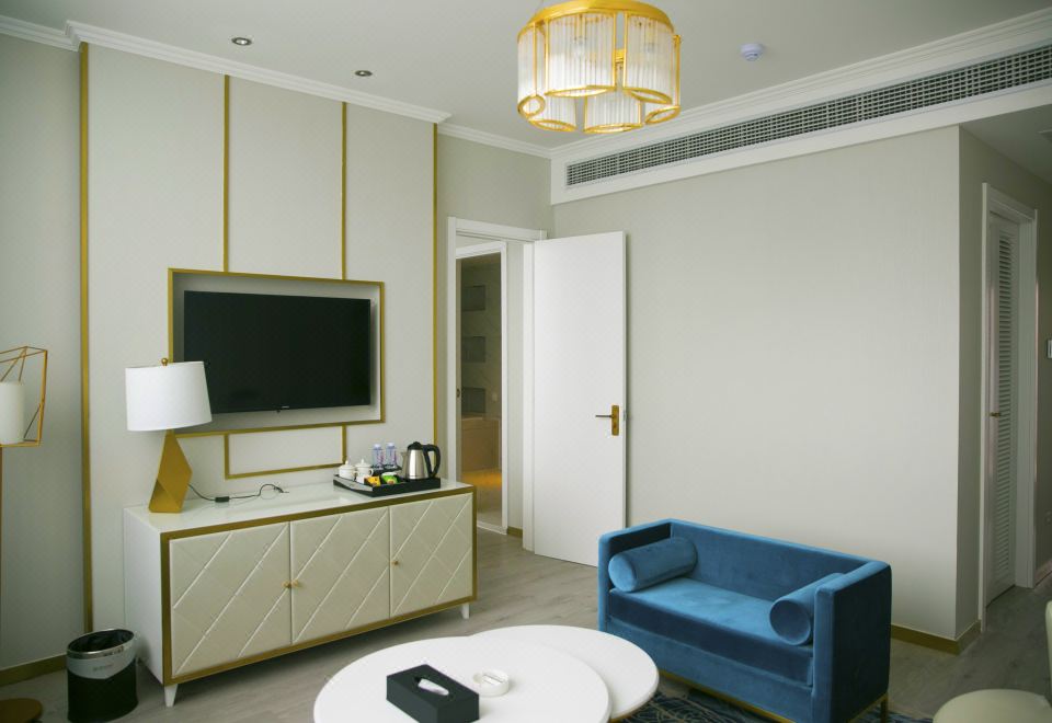 法式优雅江景豪华套房