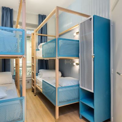 4 Beds Dormitory with Private Bathroom
