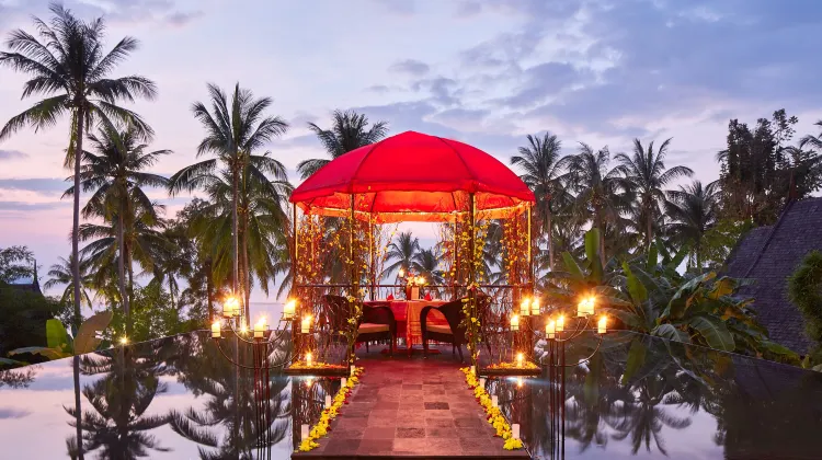 クプ クプ パンガン ビーチ ヴィラズ&スパ by ロクシタン 食事・レストラン