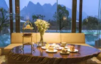 Shuidaotian Resort (Yangshuo Ten-Mile Gallery Yulong River)