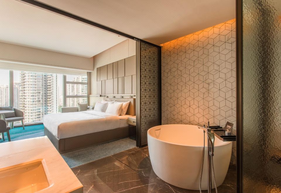 商务城景大床房（观鹭岛城际风光）