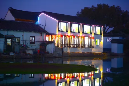 Tongli Qingyuan River View Holiday Inn