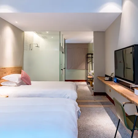 Fanghua Hotel Отели в г. Шэсянь