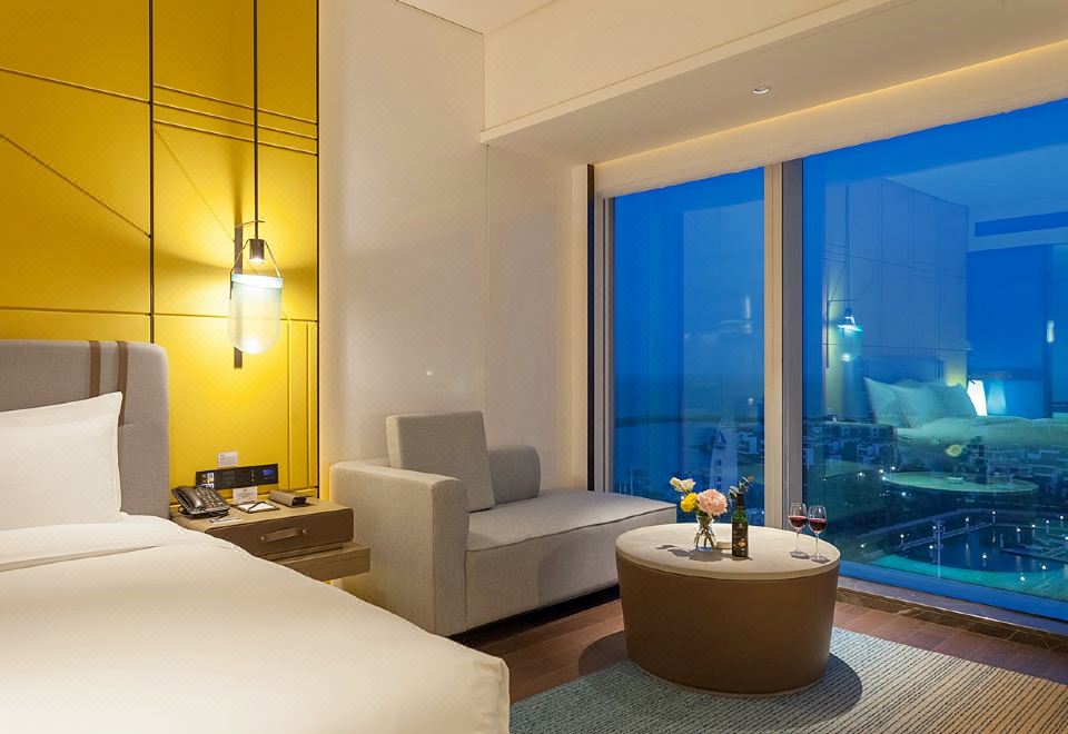 Tianyuan Hotel XiamenDeluxe Sea-View Double Bed Room (180-degree Floor-to-ceiling Window With Sea-view Sunrise)