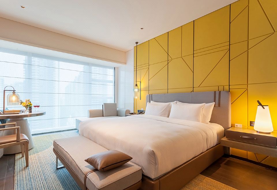 商务城景大床房（观鹭岛城际风光）