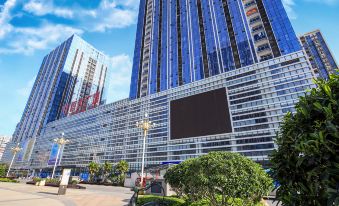 Golden Bay Apartment (Guilin North Railway Station Store) - Housity