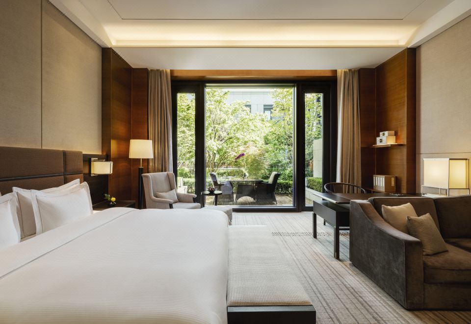 园林豪华大床房