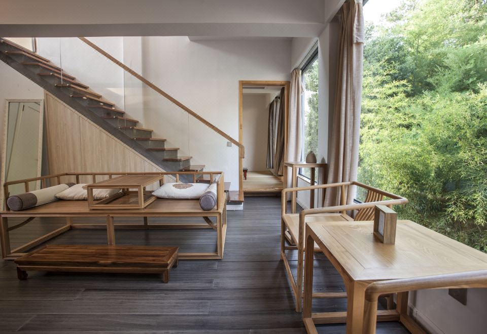 Deluxe Loft Suite