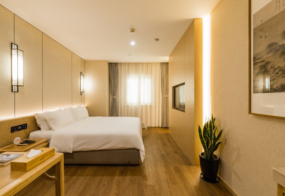 舒逸·精致大床房（金可儿床垫+小冰箱+独立茶台）