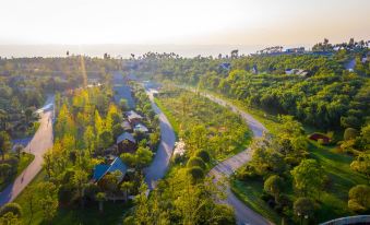 Taiping Lake Forest Chalet Hotel