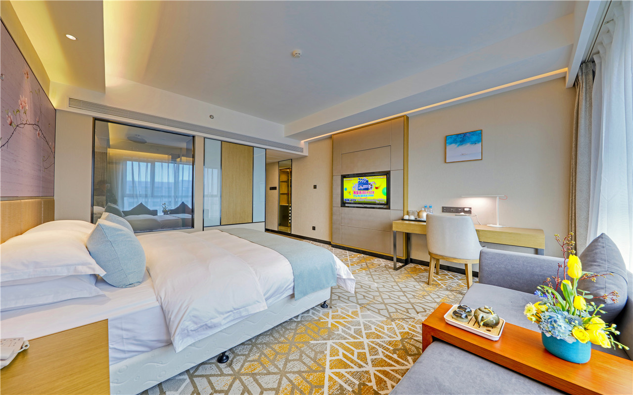 精选商务大床房「大空间Free +通透光感+双层隔噪玻璃」