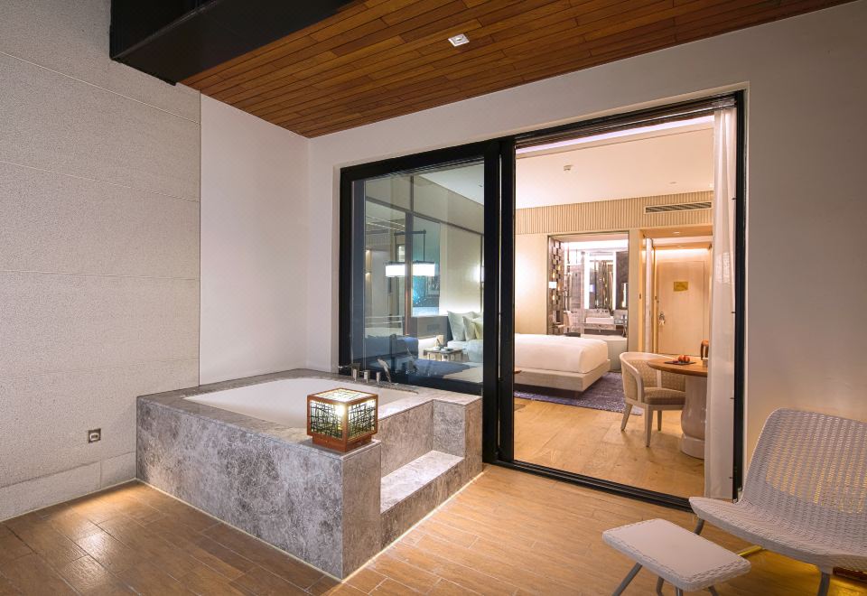 The Anandi Hotel & Spa ShanghaiExecutive Healing Bathtub King Room With Energy Recovery Workshop