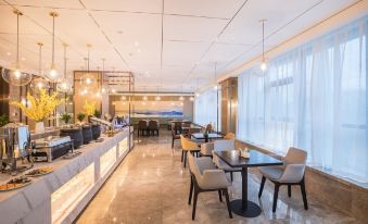 Atour Hotel Changxing Central Plaza