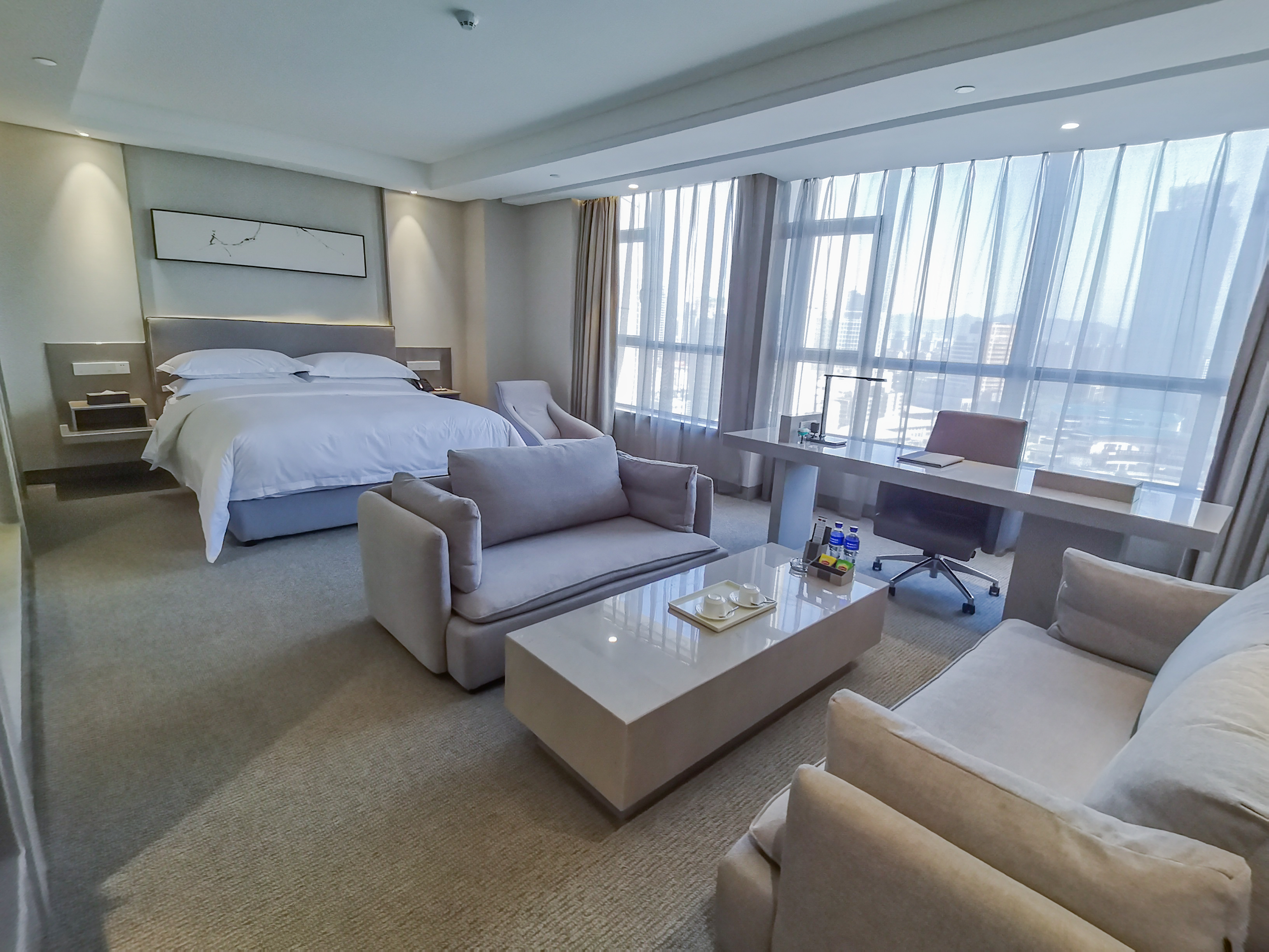 Sylvia Hotel行政城景大床房（地暖）