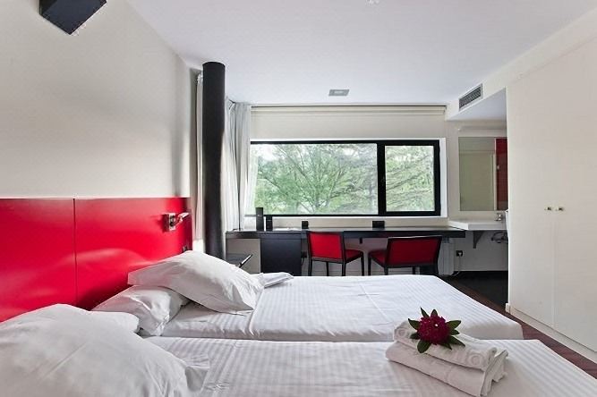 Double or Twin Room (1-2 Adults)