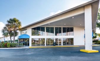 Motel 6 - Tampa, FL - Fairgrounds