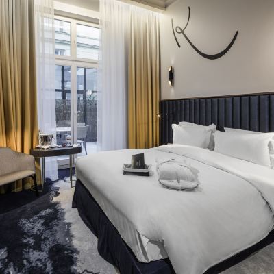 高級特大床房 世紀古城布拉格酒店 - 美憬閣優惠