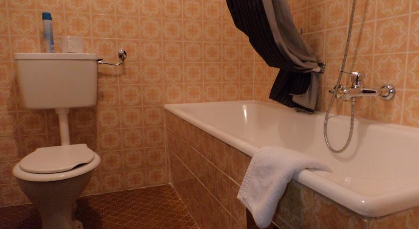 三人房（带独立浴室）