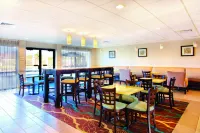 La Quinta Inn & Suites by Wyndham Bonita Springs Naples N.