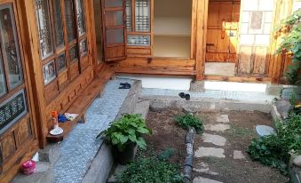 Jongno Nuri Hanok Guesthouse