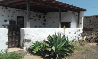 House with One Bedroom in La Oliva, with Wonderful Mountain View and Wifi Near the Beach