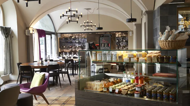 ホテル コンチネンタル-パーク 食事・レストラン