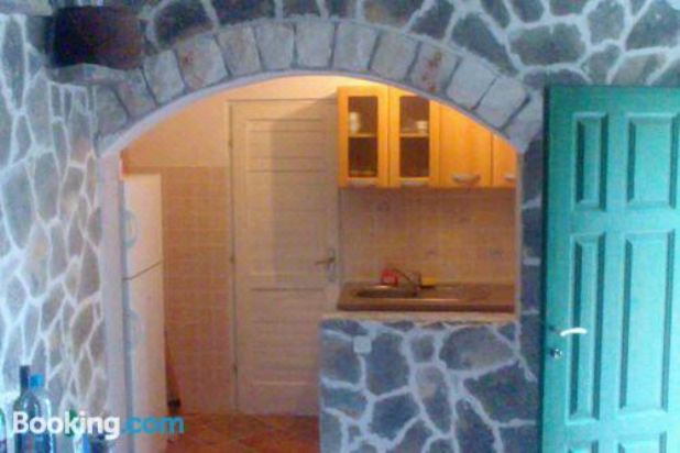 带露台的双卧室海景公寓